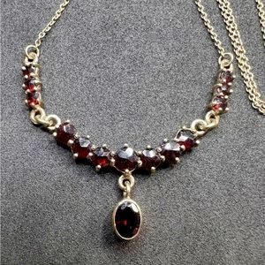 🥀👑Stunning Vintage 1940s Garnet 8K Gold 18” Necklace